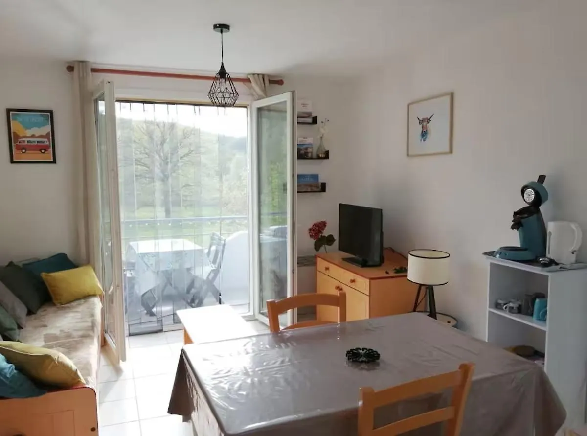 Appartement O Brac D'Olt, Piscine, Calme, Vue, Aux Portes De L'Aubrac Saint-Geniez-dʼOlt