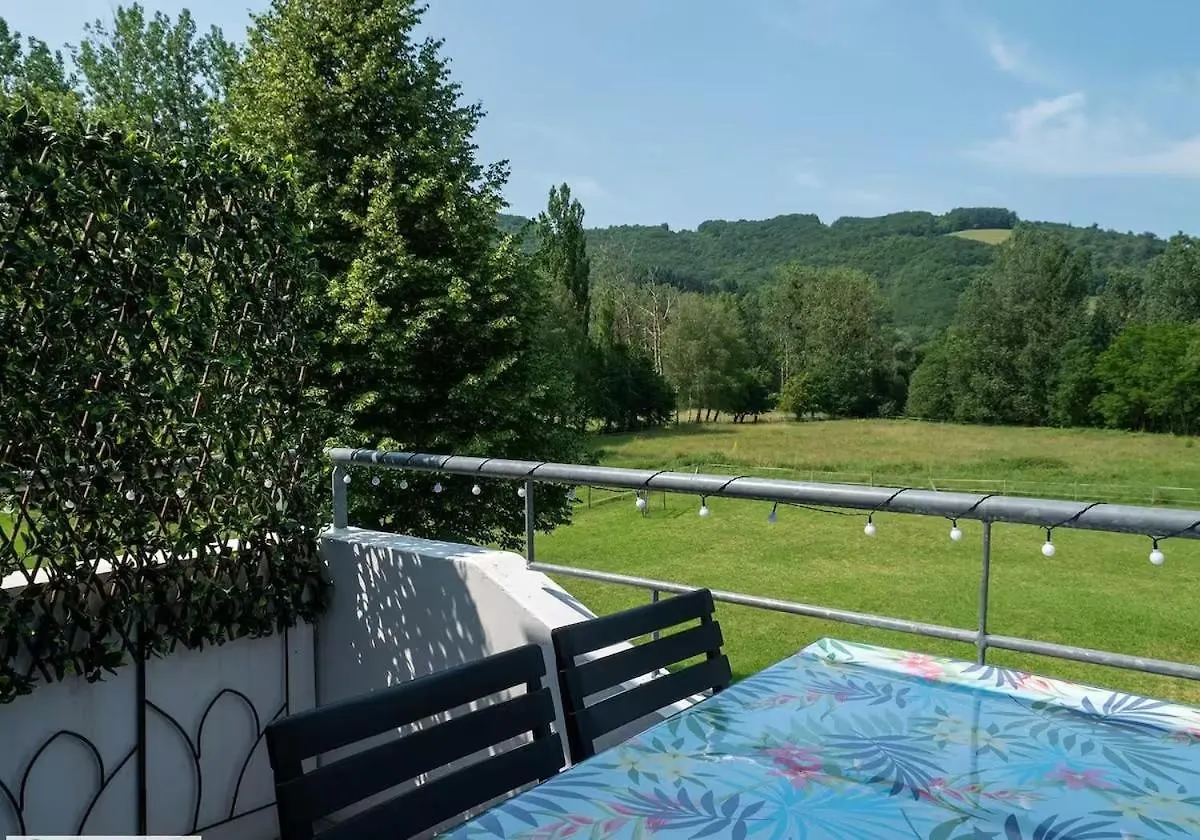 Appartement O Brac D'Olt, Piscine, Calme, Vue, Aux Portes De L'Aubrac Saint-Geniez-dʼOlt